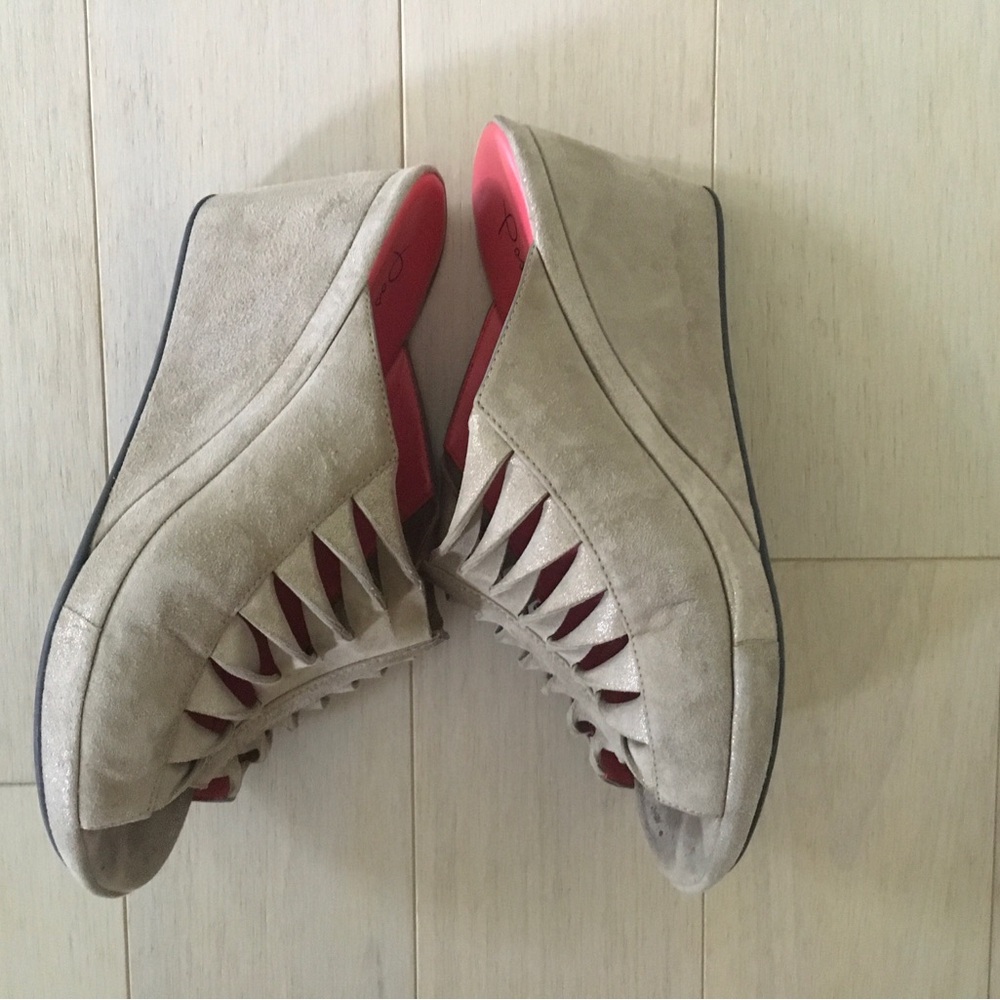 Pas de Rouge Suede Wedge - Picture 4 of 9